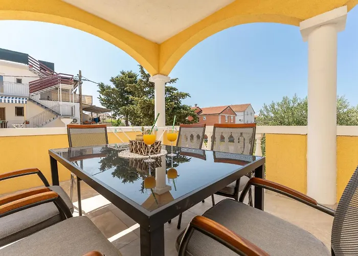 2 Bedroom Lovely In *