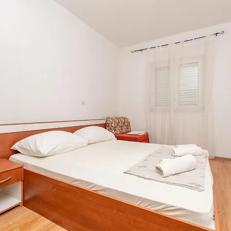 2 Bedroom Awesome In Pakoštane