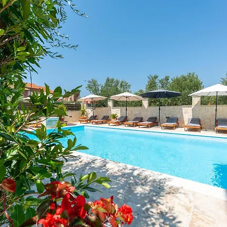 2 Bedroom Awesome In