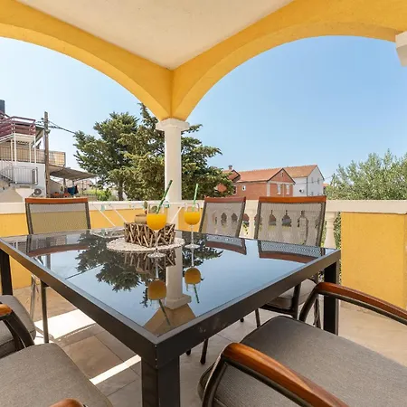 2 Bedroom Awesome In *